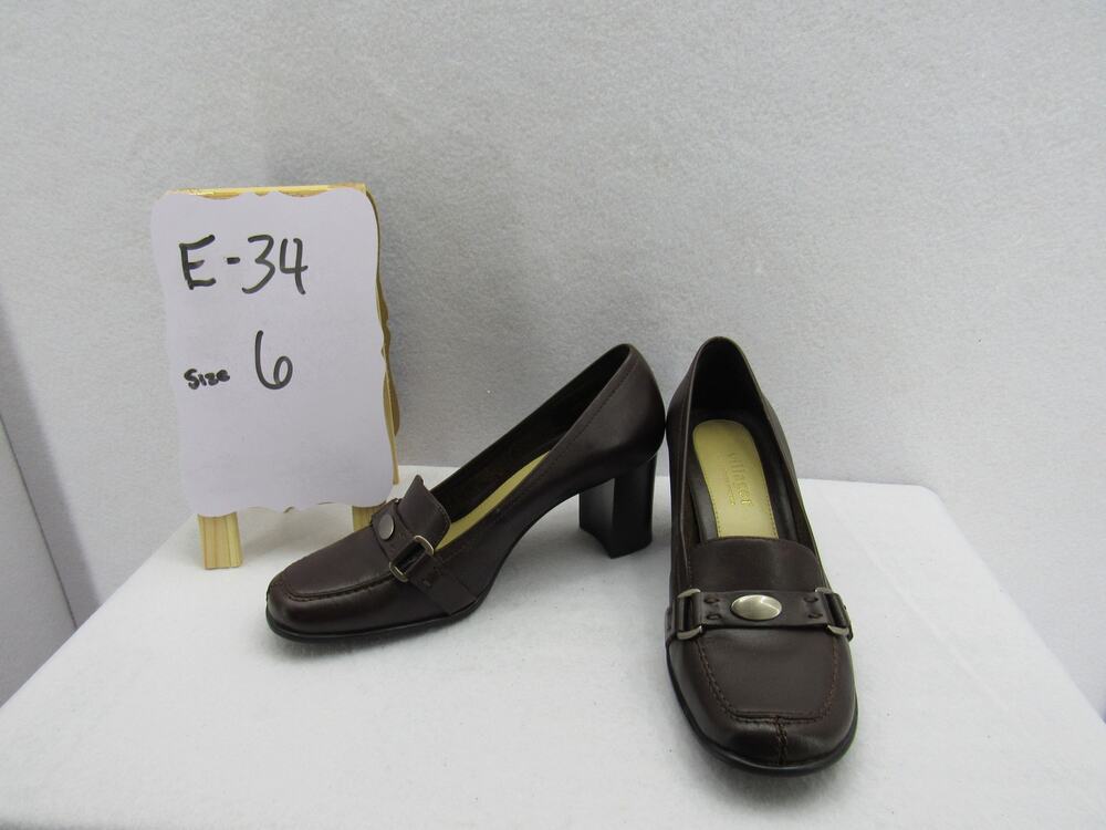 Villager by Liz Claiborn heel size 6